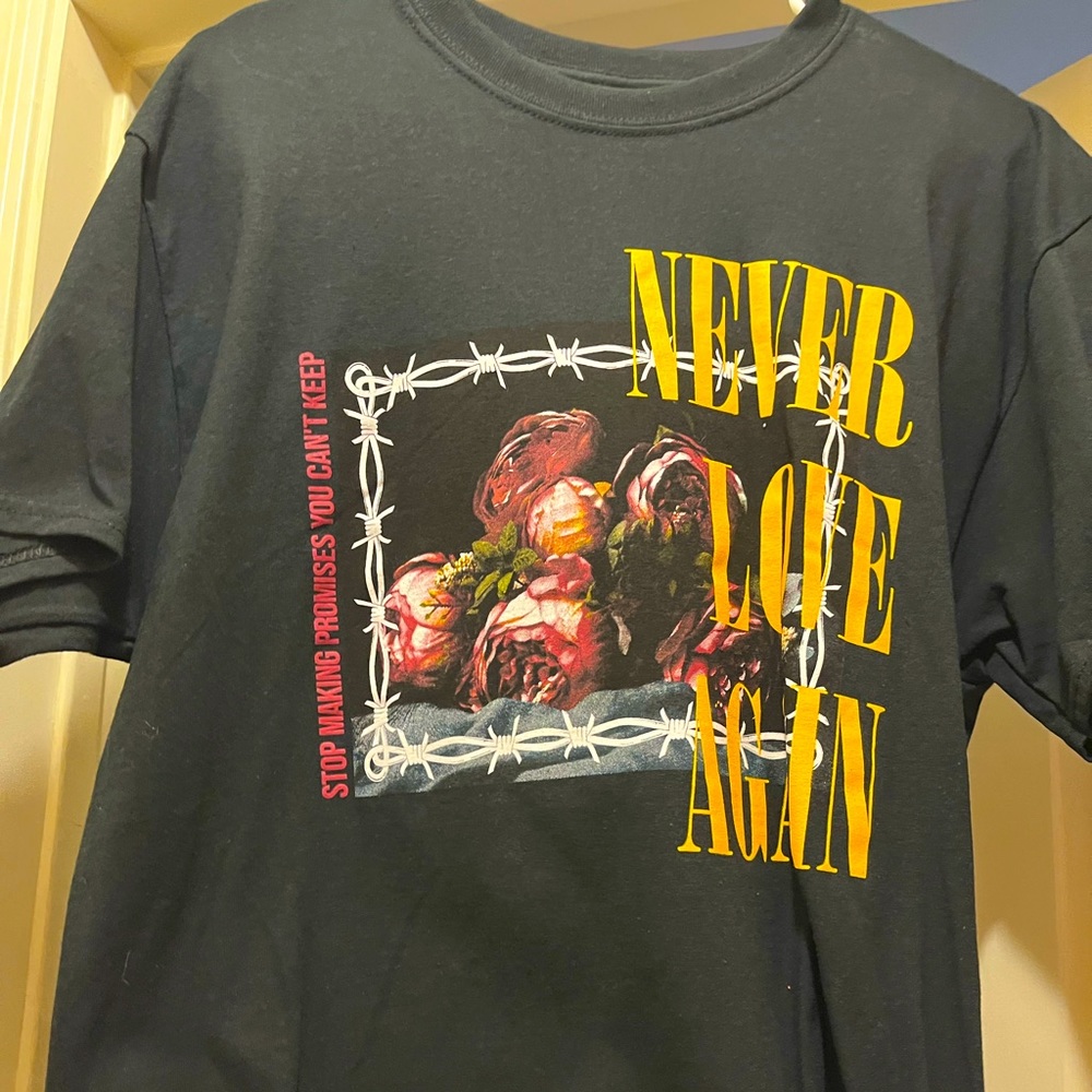 Black never love again T-shirt